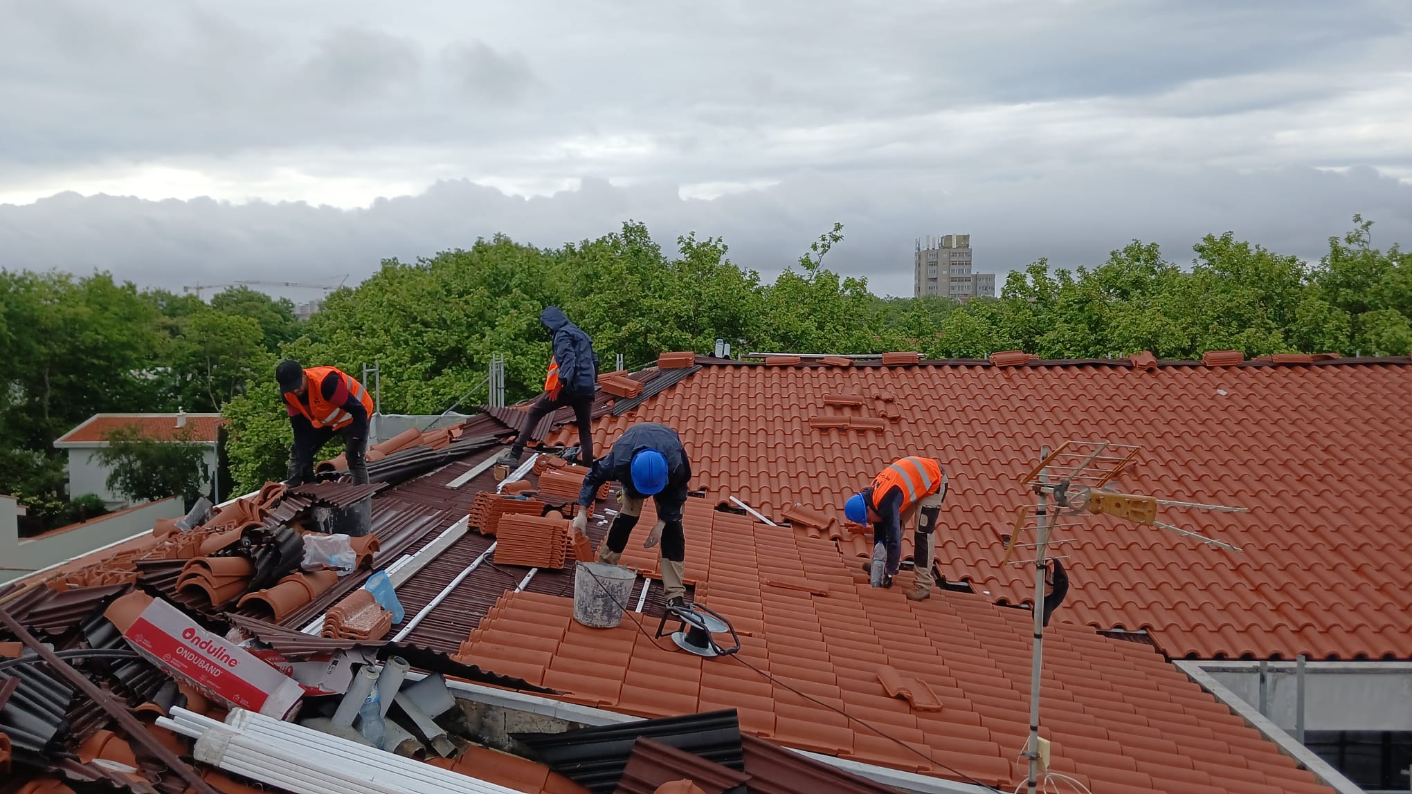 Obras de telhado Metro ao Cubo